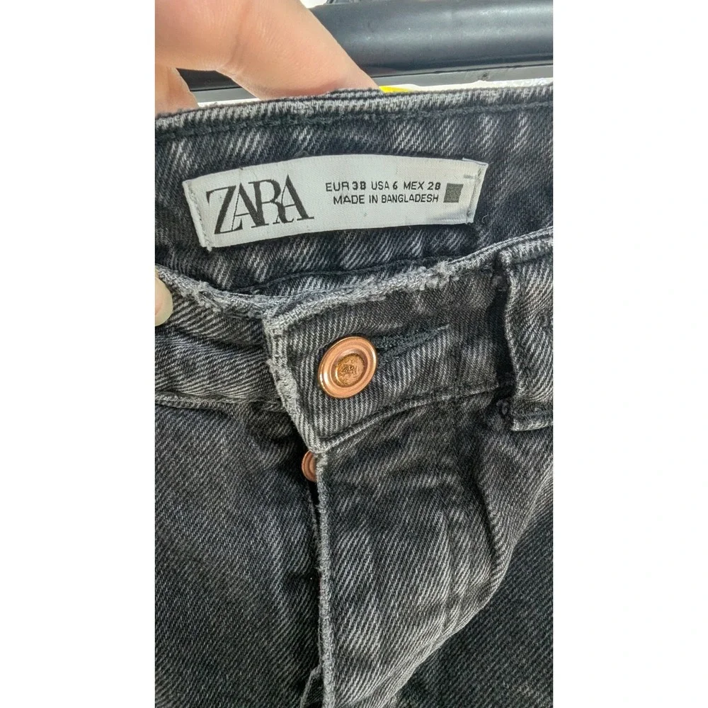 Zara Womens Black Distressed Denim Shorts High Waisted Frayed Hem‎ Size 6 MEX 28